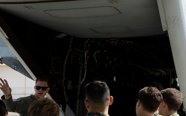 ROTC Midshipmen visit MAG-24