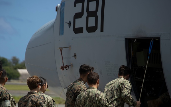 ROTC Midshipmen visit MAG-24