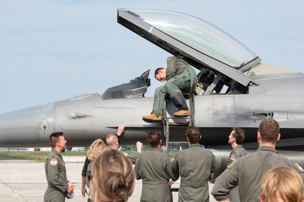 177th Col. Gregory Poston's fini-flight