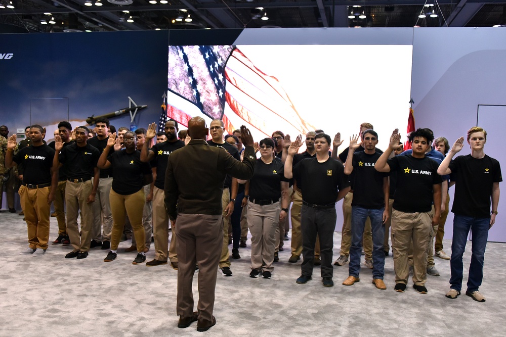 Future Soldiers, Sailors swear in at SMD Symposium