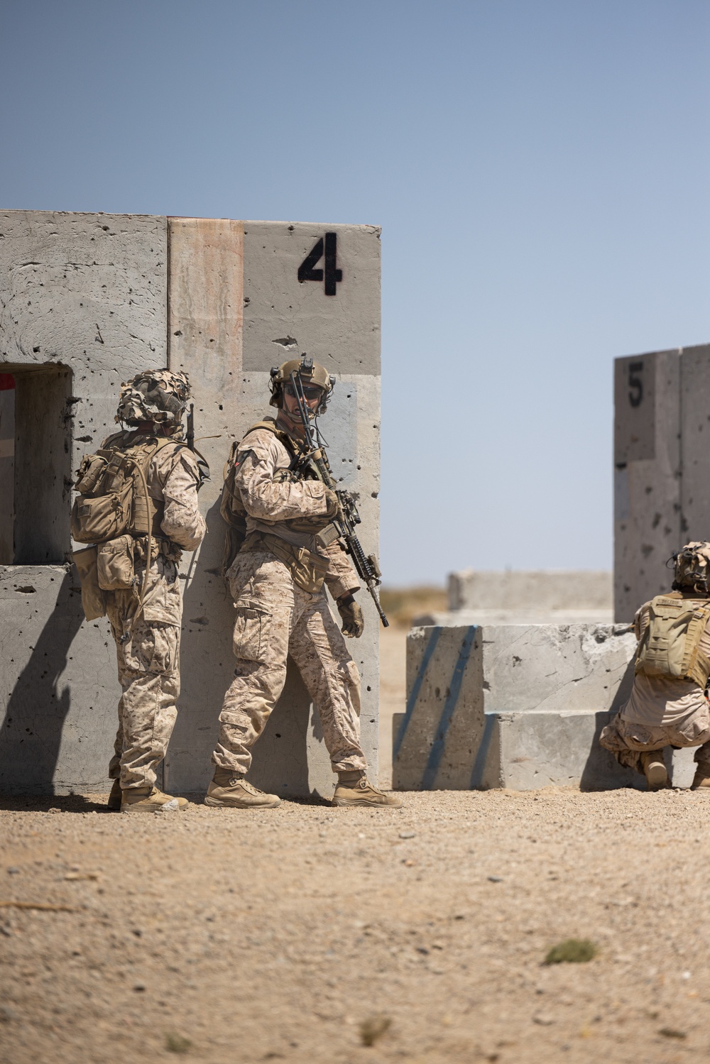 Marines with V34 conduct Urban Raids during ITX for SLTE 5-24