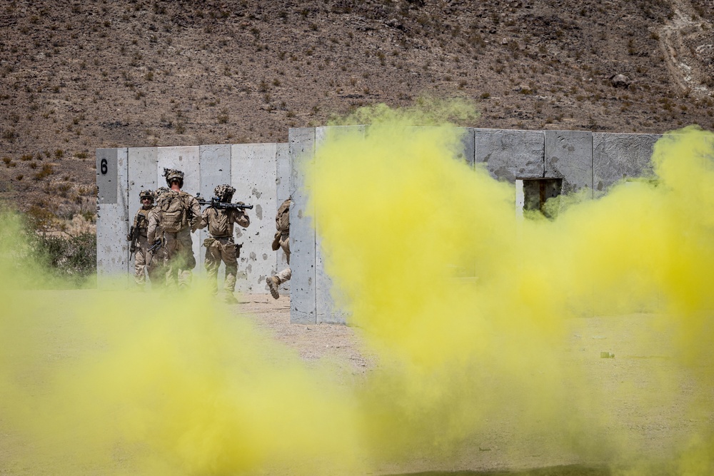 Marines with V34 conduct Urban Raids during ITX for SLTE 5-24