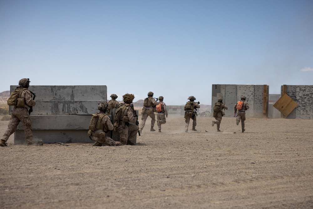 Marines with V34 conduct Urban Raids during ITX for SLTE 5-24