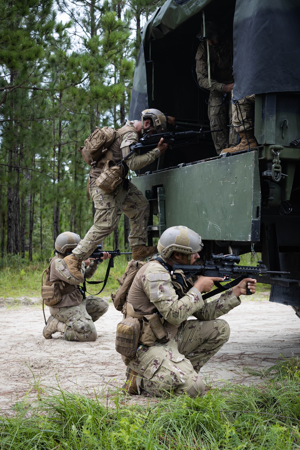 Fortifying Efforts: 2d Reconnaissance Battalion Conducts Integration Training during UAE UET 24-2