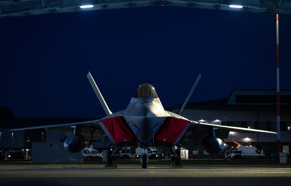 F-22s deploy to CENTCOM area to deter aggression via RAF Lakenheath