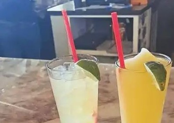 Dead Fish Grill: Come for food, stay for views