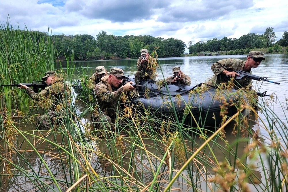 1-104th Cavalry Soldiers conduct waterborne operations training