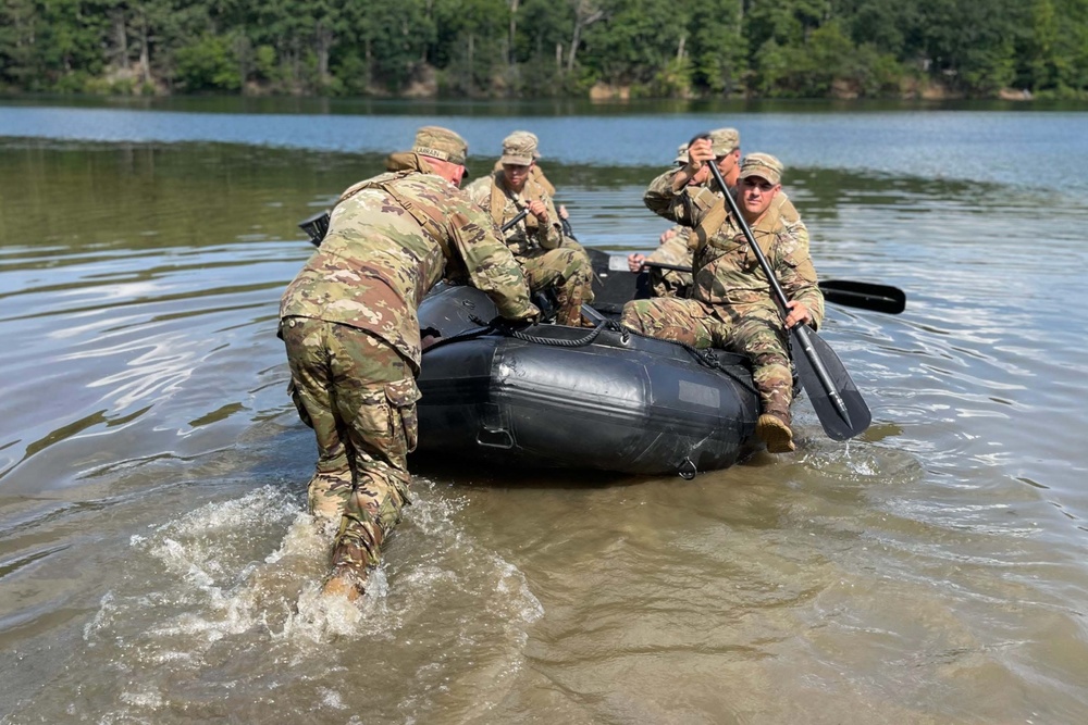 1-104th Cavalry Soldiers conduct waterborne operations training