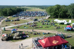 Fort Leonard Wood community gathers to watch aircraft pilots train at Cannon Range