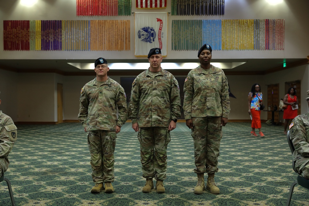 418th CSB conducts Change of Command Ceremony