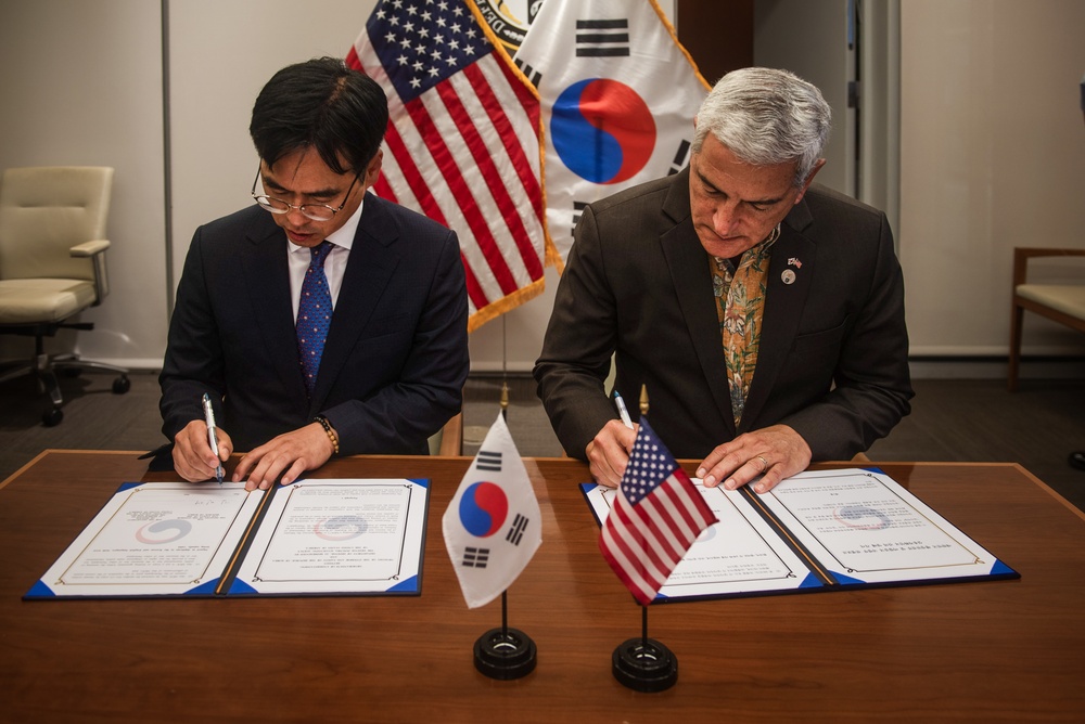 Minister of Interior and Safety, Republic of Korea Visits DPAA
