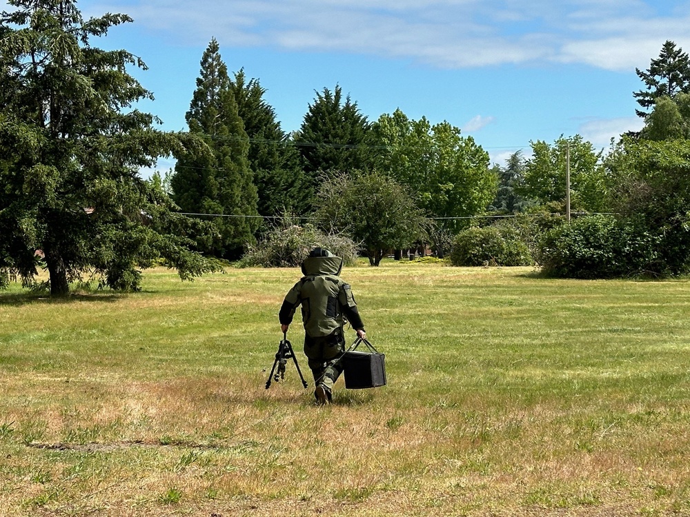 US Army EOD techs train to defeat explosive drones during Operation Cascade Defense