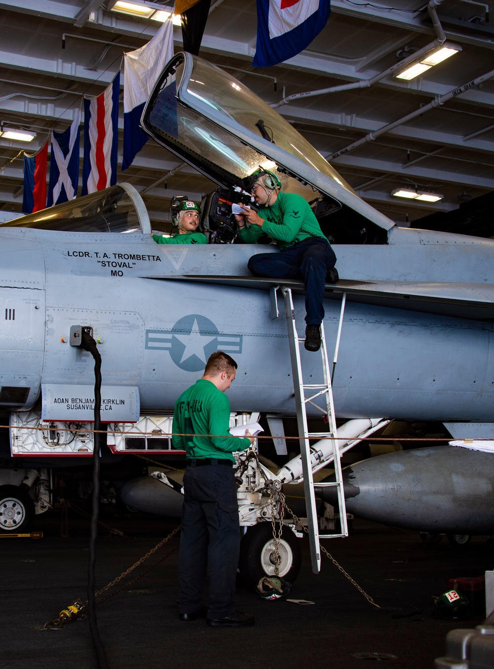 F/A-18E Super Hornet maintenance aboard USS Carl Vinson
