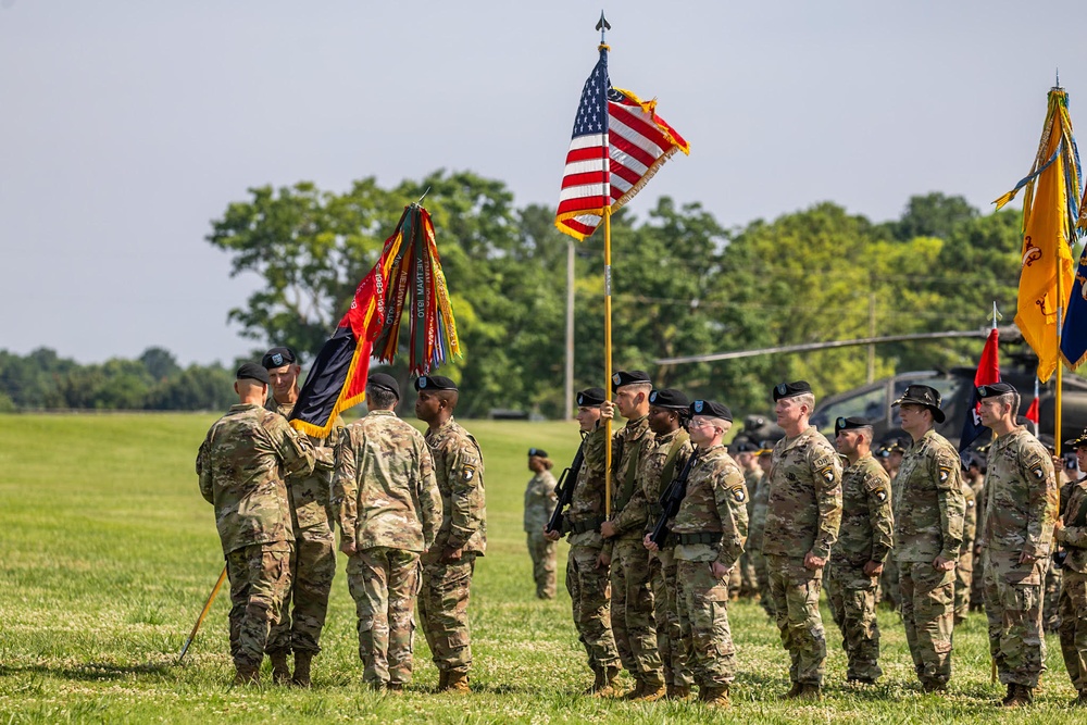 Colonel Tyler Partridge Assumes Command of Troops at Fort Campbell, KY