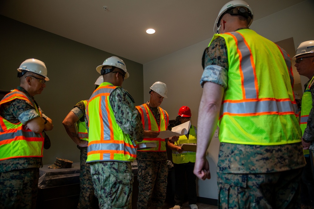 Commander, Sergeant Major, MCIPAC visit MCBCB