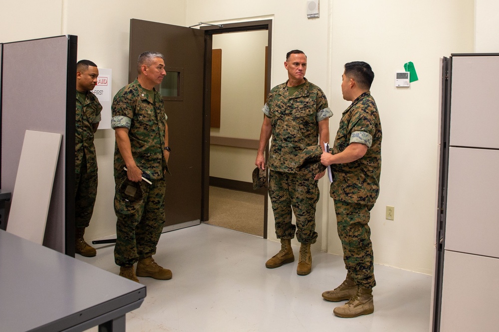 Commander, Sergeant Major, MCIPAC visit MCBCB