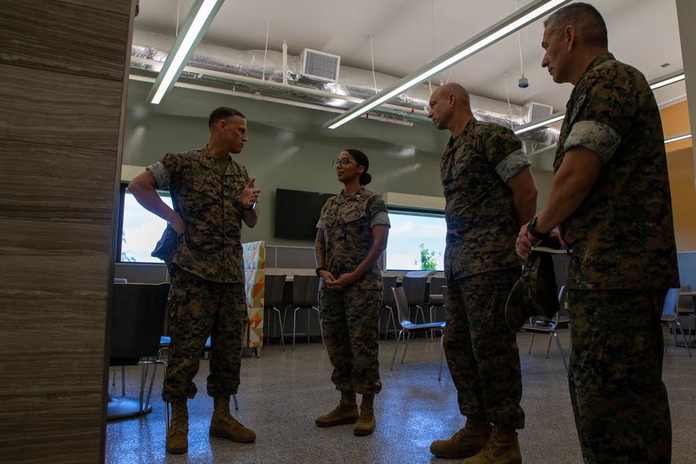 Commander, Sergeant Major, MCIPAC visit MCBCB