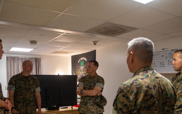 Commander, Sergeant Major, MCIPAC visit MCBCB