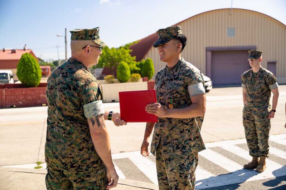 Fair Winds and Following Seas | U.S. Marines and Civilians receive awards