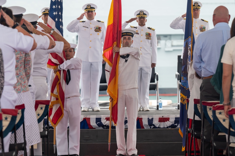 USS Paul Ignatius (DDG 117) Change of Command