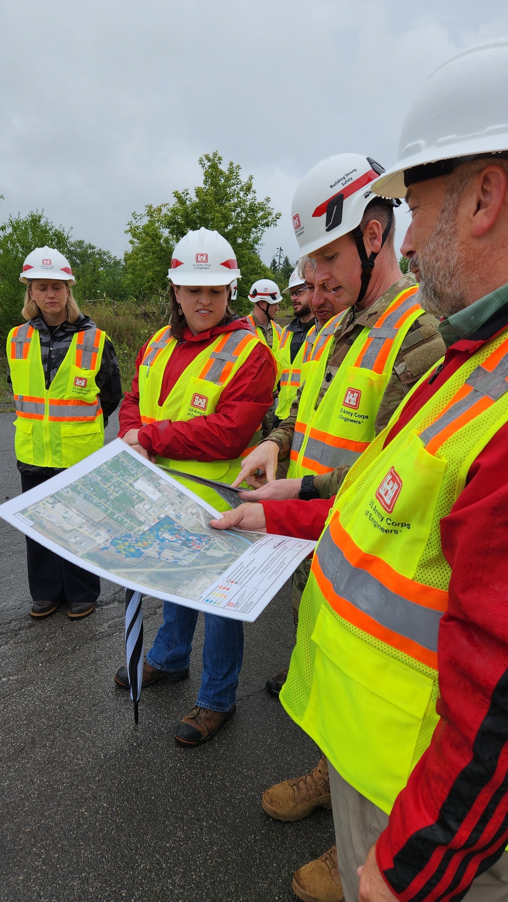 USACE Buffalo District Command Team Visits FUSRAP Guterl Steel Site