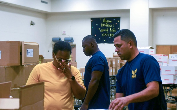 NORFOLK SAILORS VOLUNTEER AT LOCAL SCHOOLS