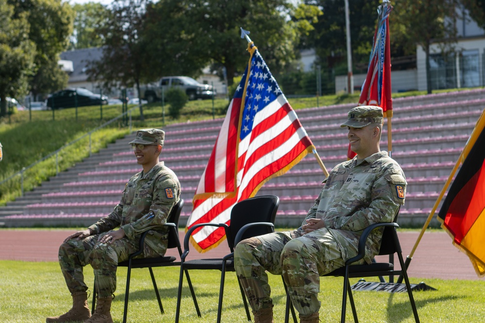 DVIDS - Images - Alpha Battery, 5-7 ADA Change of Command [Image 2 of 5]