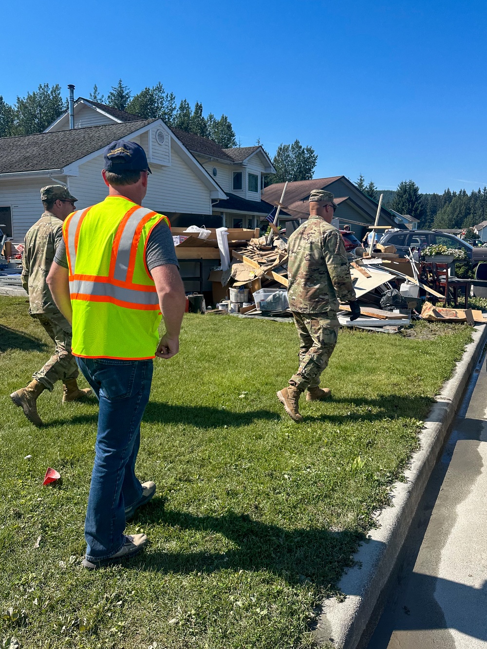 Alaska National Guard provides emergency assistance to Juneau following glacial flooding