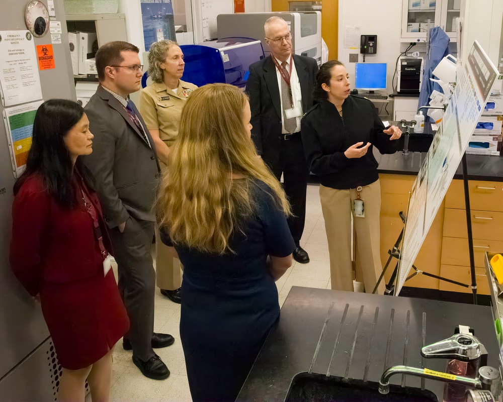 NMRC Hosts Defense Threat Reduction Agency (DTRA) lab commander's meeting
