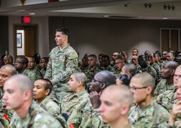 Air Defender Shares Experience with Future Soldier Preparatory Course Trainees