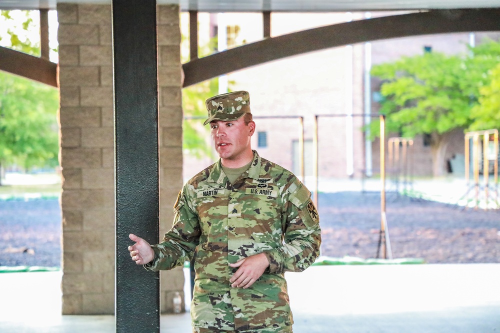 Air Defender speaks to Future Soldier Preparatory Course Trainees