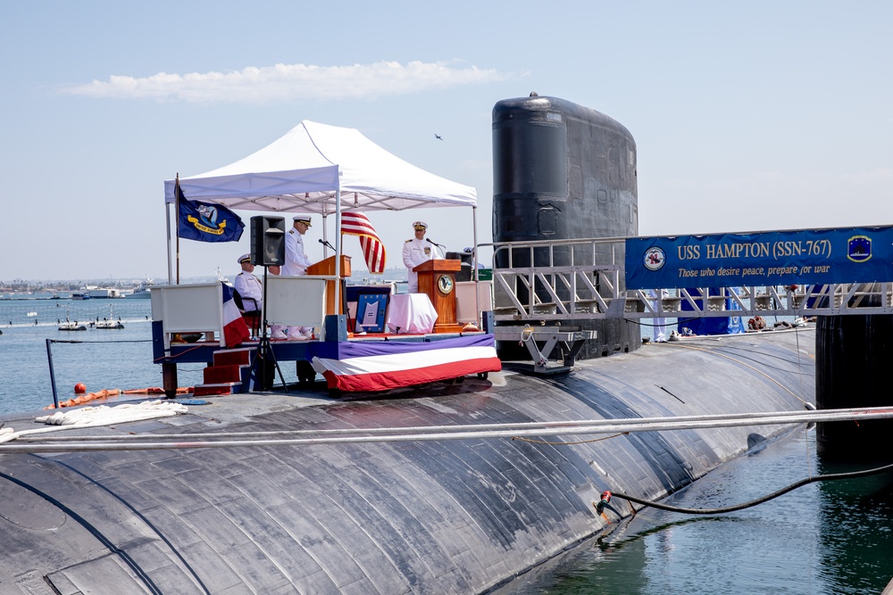 Commander Submarine Squadron 11 Holds a Change of Command