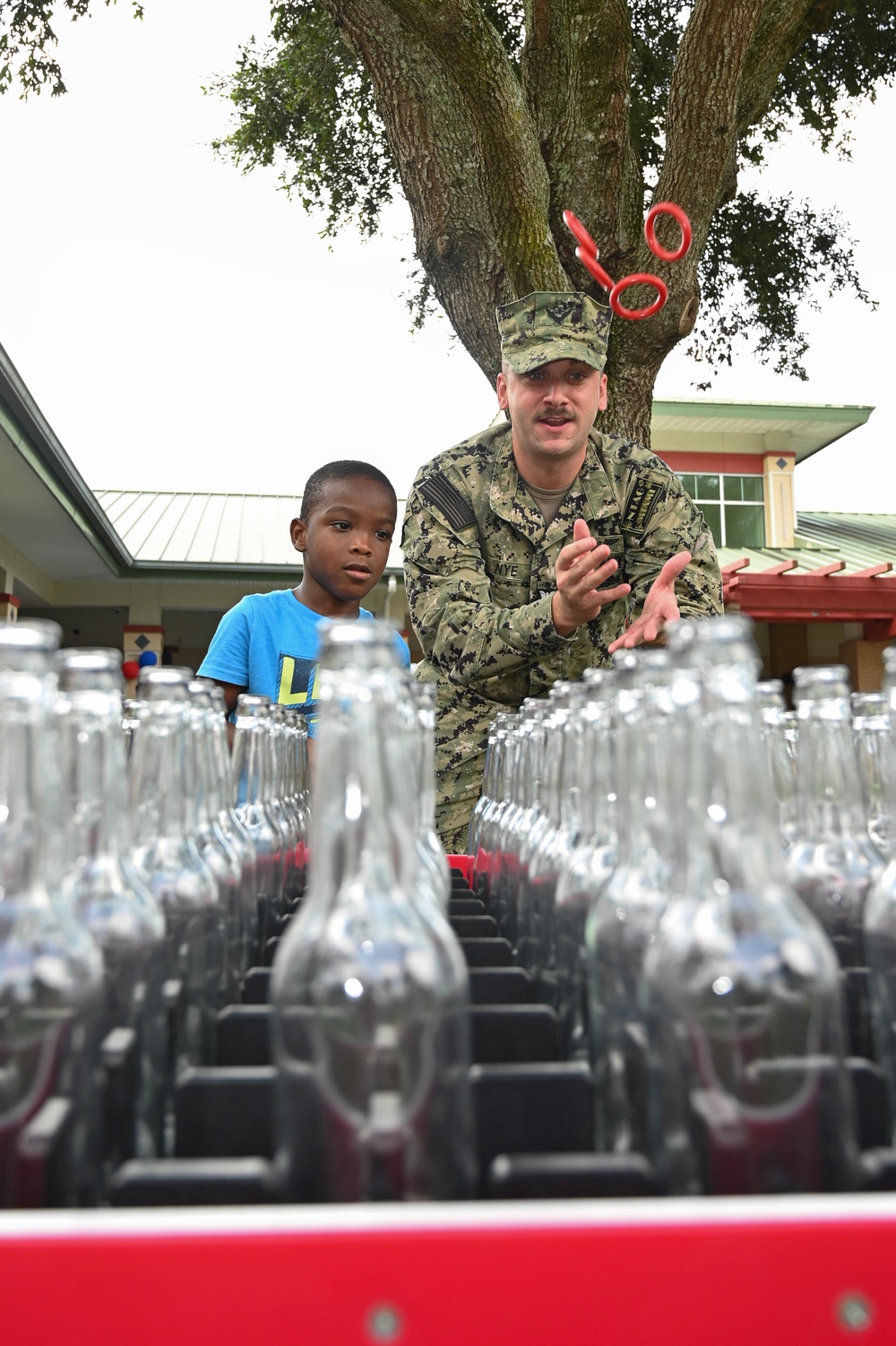 Sailors Volunteer at Tampa Housing Authority’s Back to School Bash