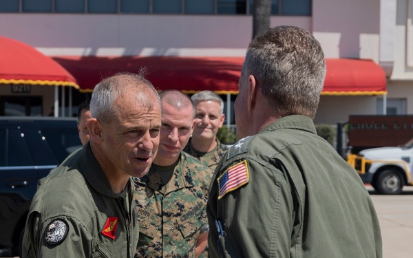USINDOPACOM Commander visits 3rd Marine Aircraft Wing
