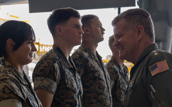 USINDOPACOM Commander visits 3rd Marine Aircraft Wing