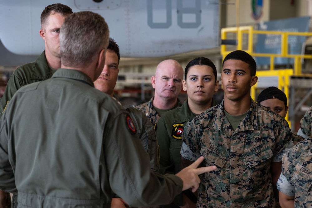 USINDOPACOM Commander visits 3rd Marine Aircraft Wing