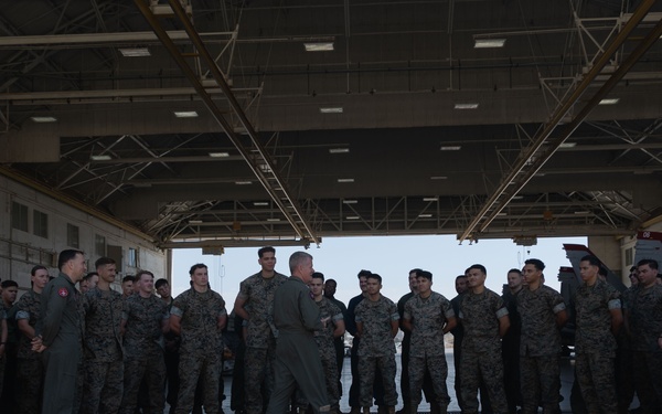 USINDOPACOM Commander visits 3rd Marine Aircraft Wing