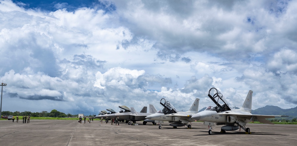 U.S. F-22s Land at Basa Air Base, Philippines during DFE operations