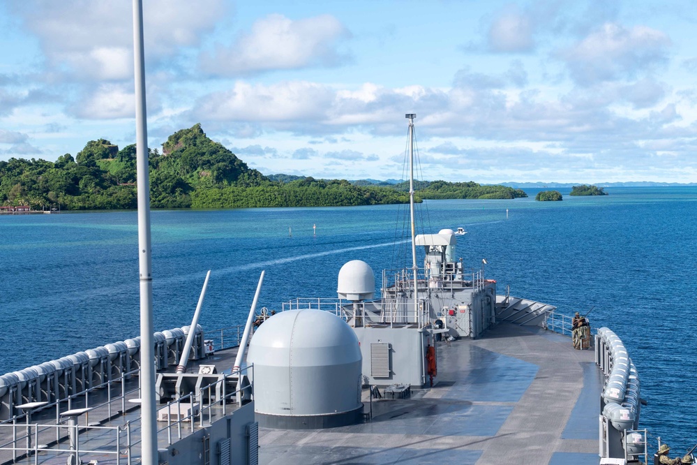 Blue Ridge Sailors Conduct a Sea and Anchor Evolution