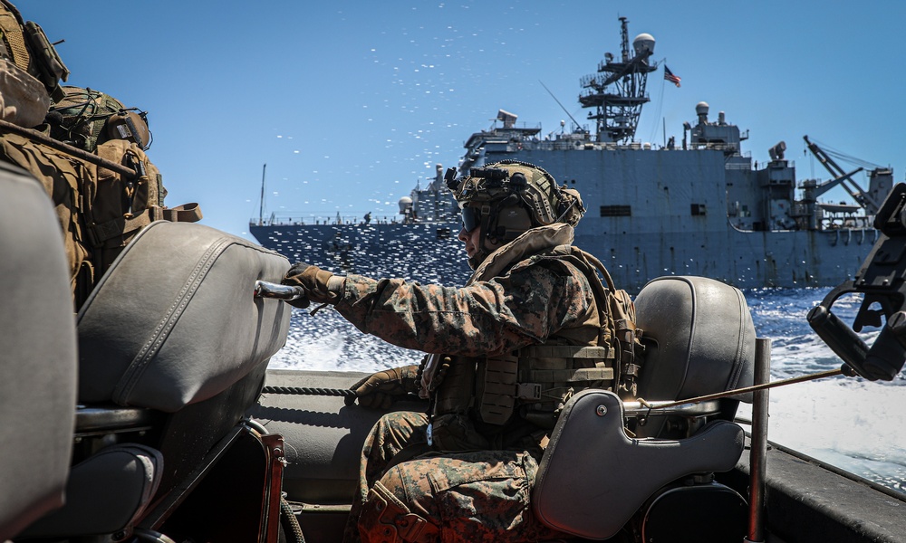 BLT 1/8, 24th MEU (SOC) Small Boat Operations from USS Oak Hill (LSD 51)