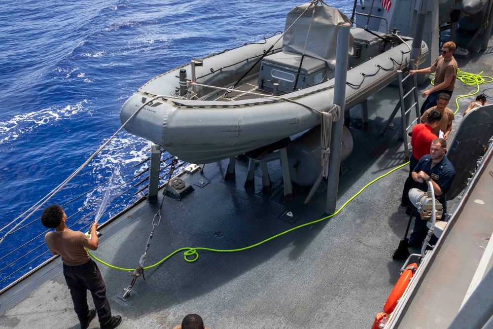 USS Spruance conducts fresh water washdown