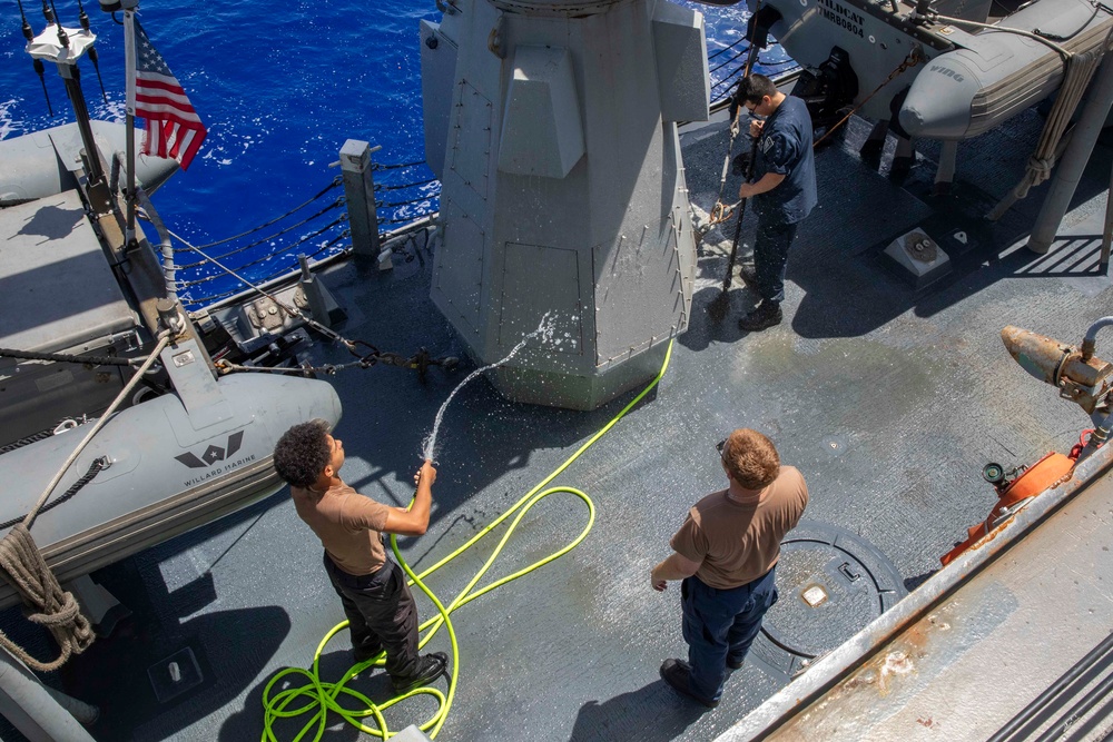 USS Spruance conducts fresh water washdown