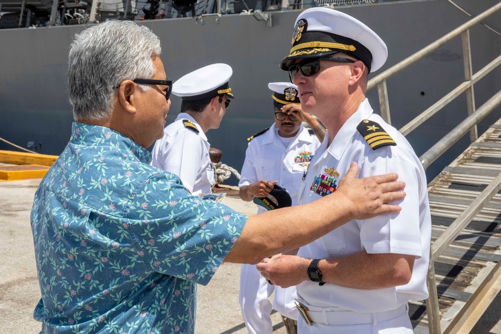 USS Spruance meets with Saipan leadership