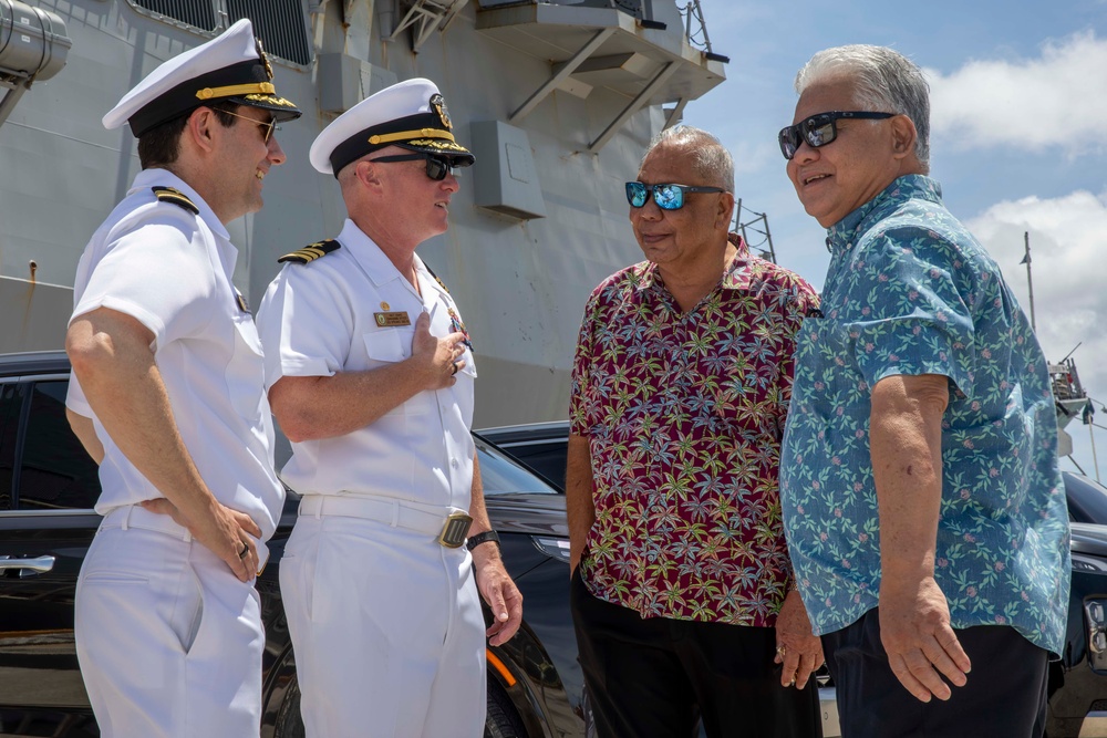 USS Spruance meets with Saipan leadership