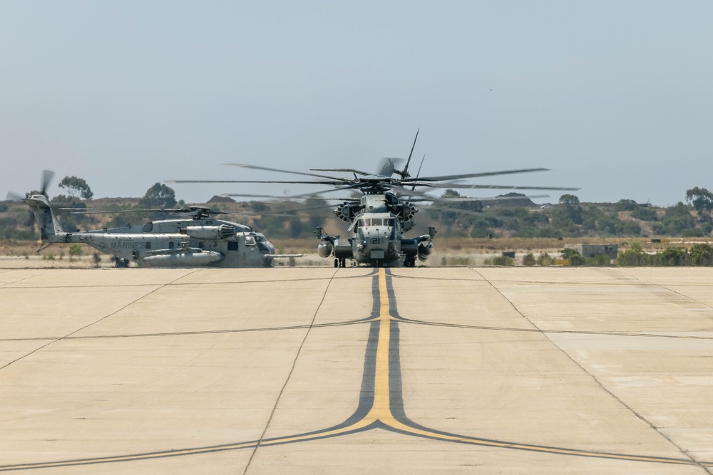 Elements of the 15th MEU return from deployment