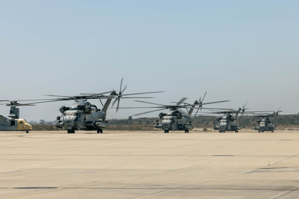 Elements of the 15th MEU return from deployment