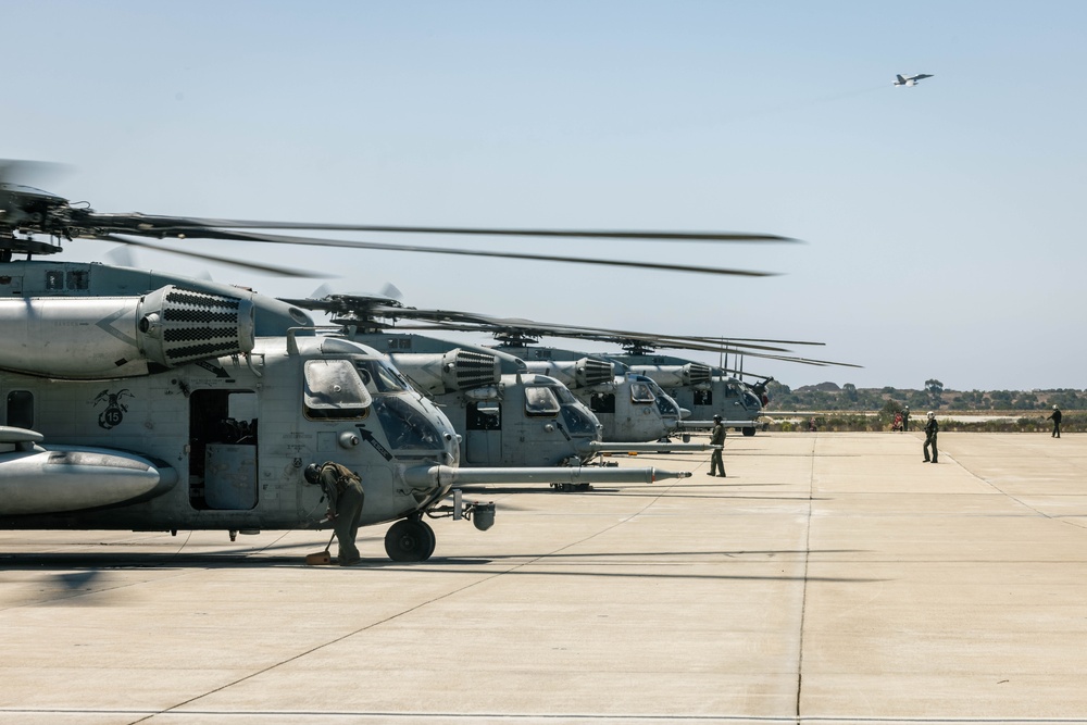 Elements of the 15th MEU return from deployment