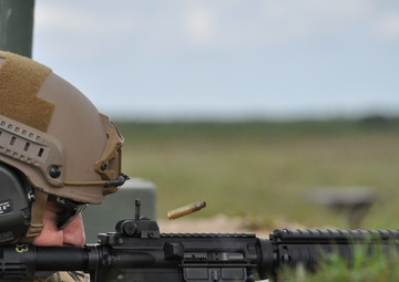 350th CACOM Soldiers qualify with M4 carbines