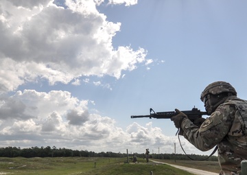 350th CACOM Soldiers qualify with M4 carbines