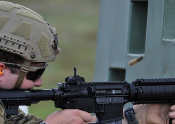 350th CACOM Soldiers qualify with M4 carbines